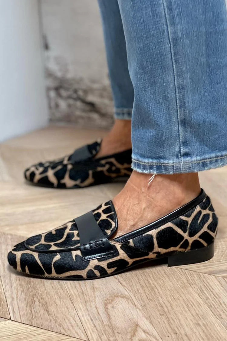 Women's Animal Print Pointed Toe Loafers with Flat Sole - Detail