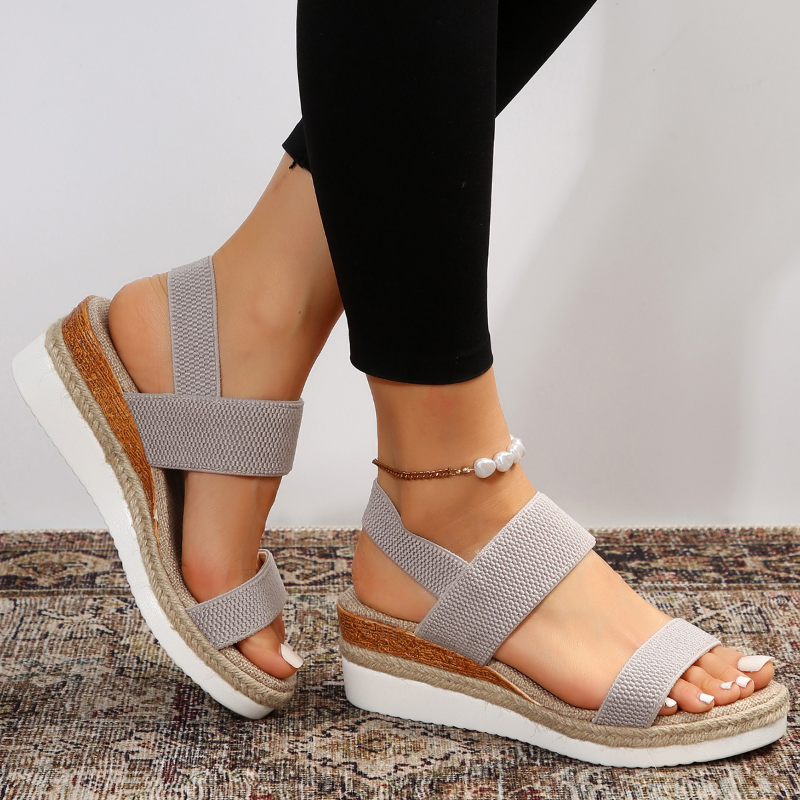 Women's platform wedge sandals in black