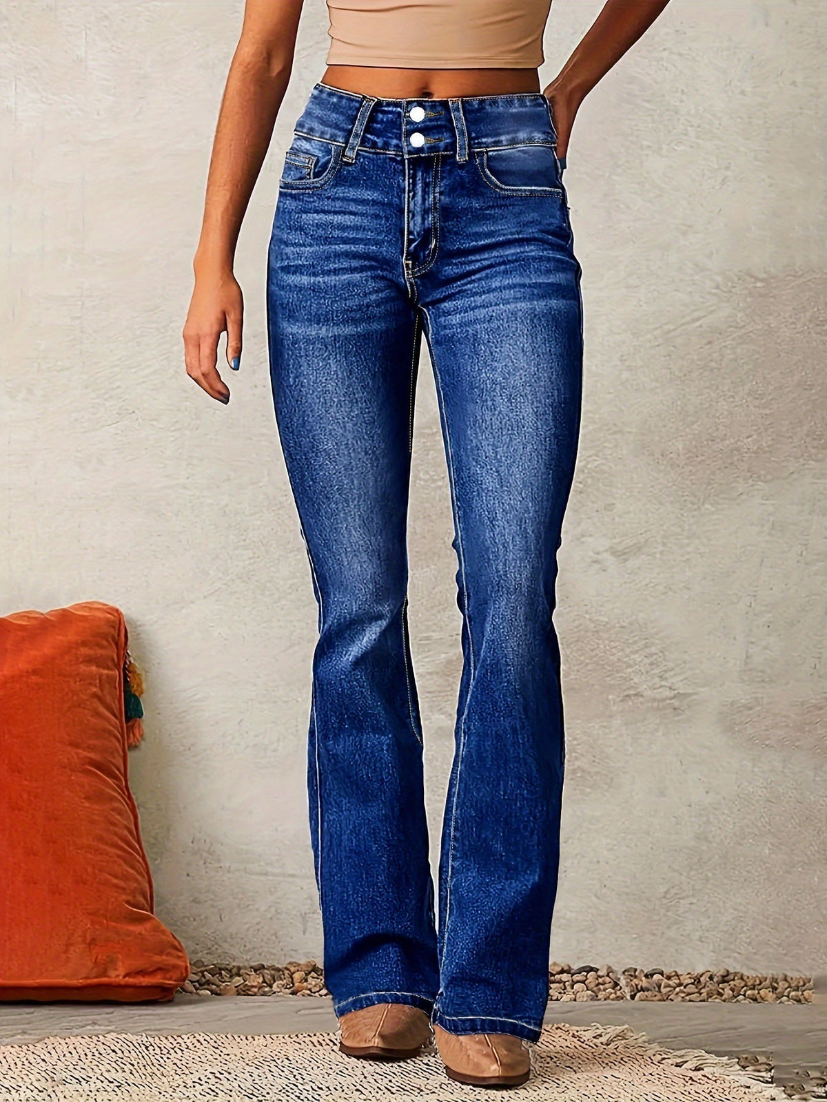 Women's Flare Jeans Detail