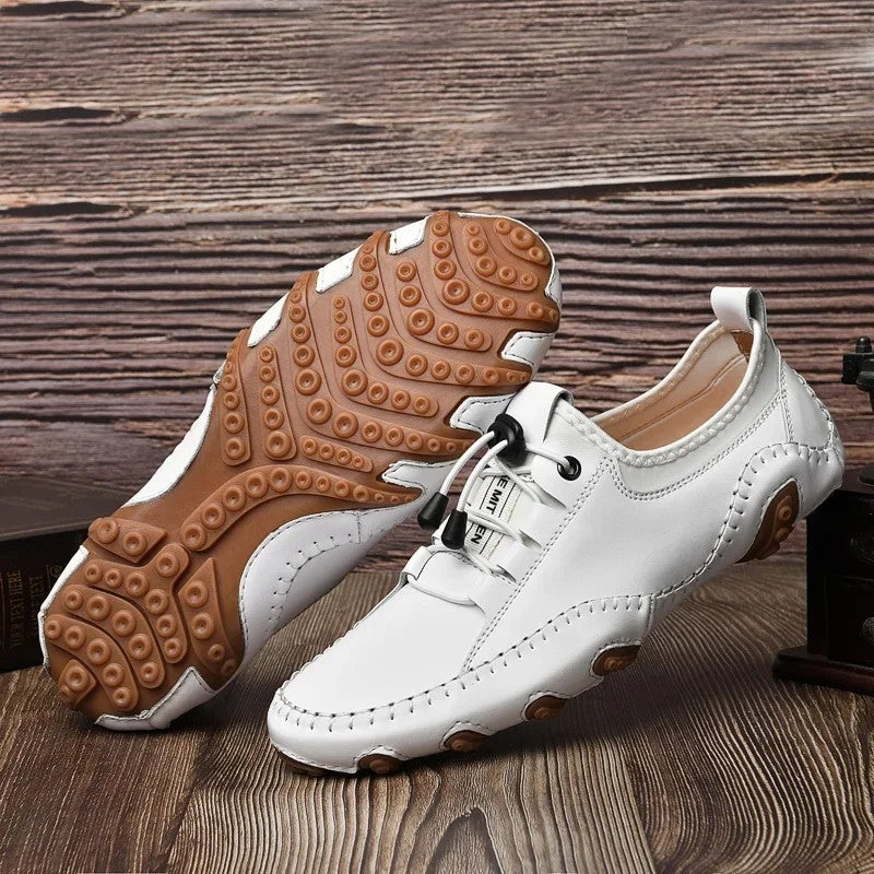 Men's lace-up skate shoes in white